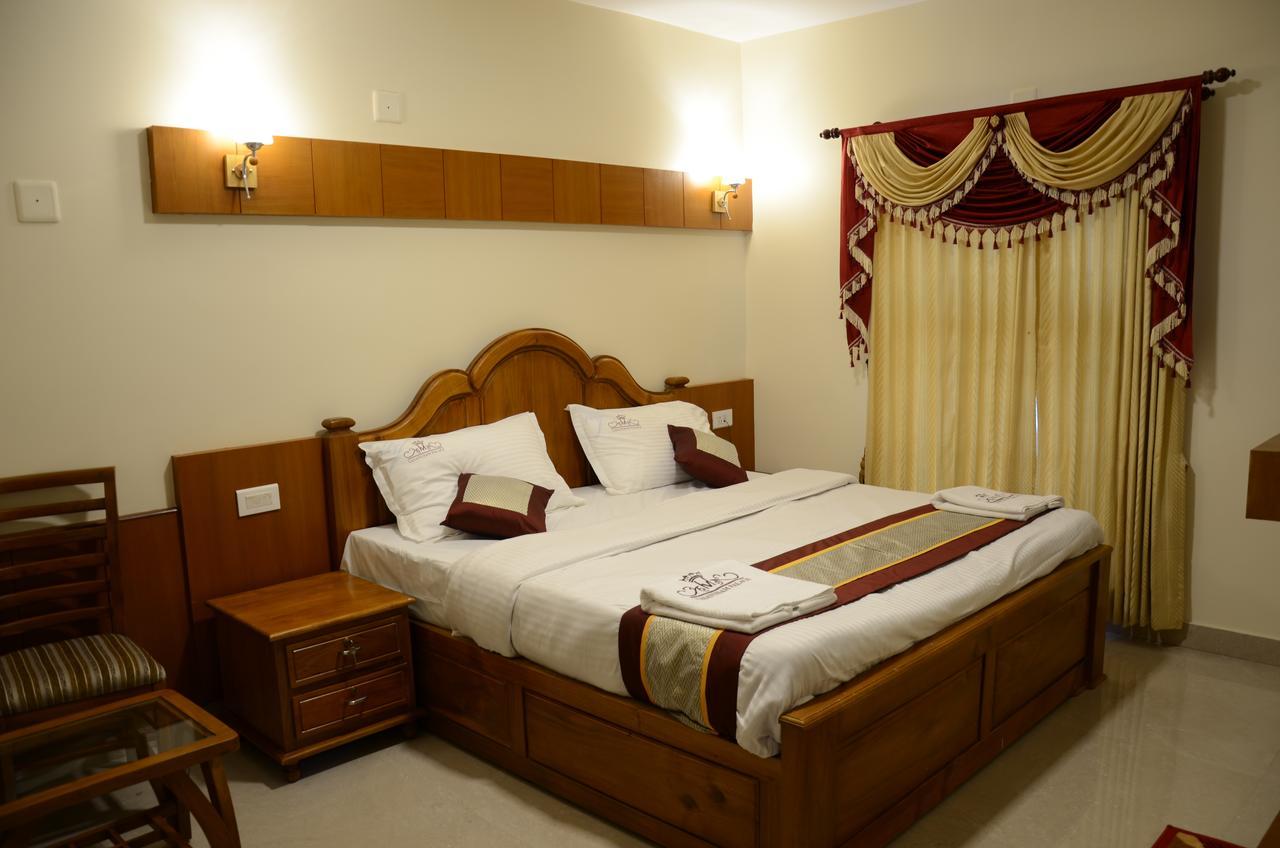 Hotel Vasantham Palace Ооти Екстериор снимка