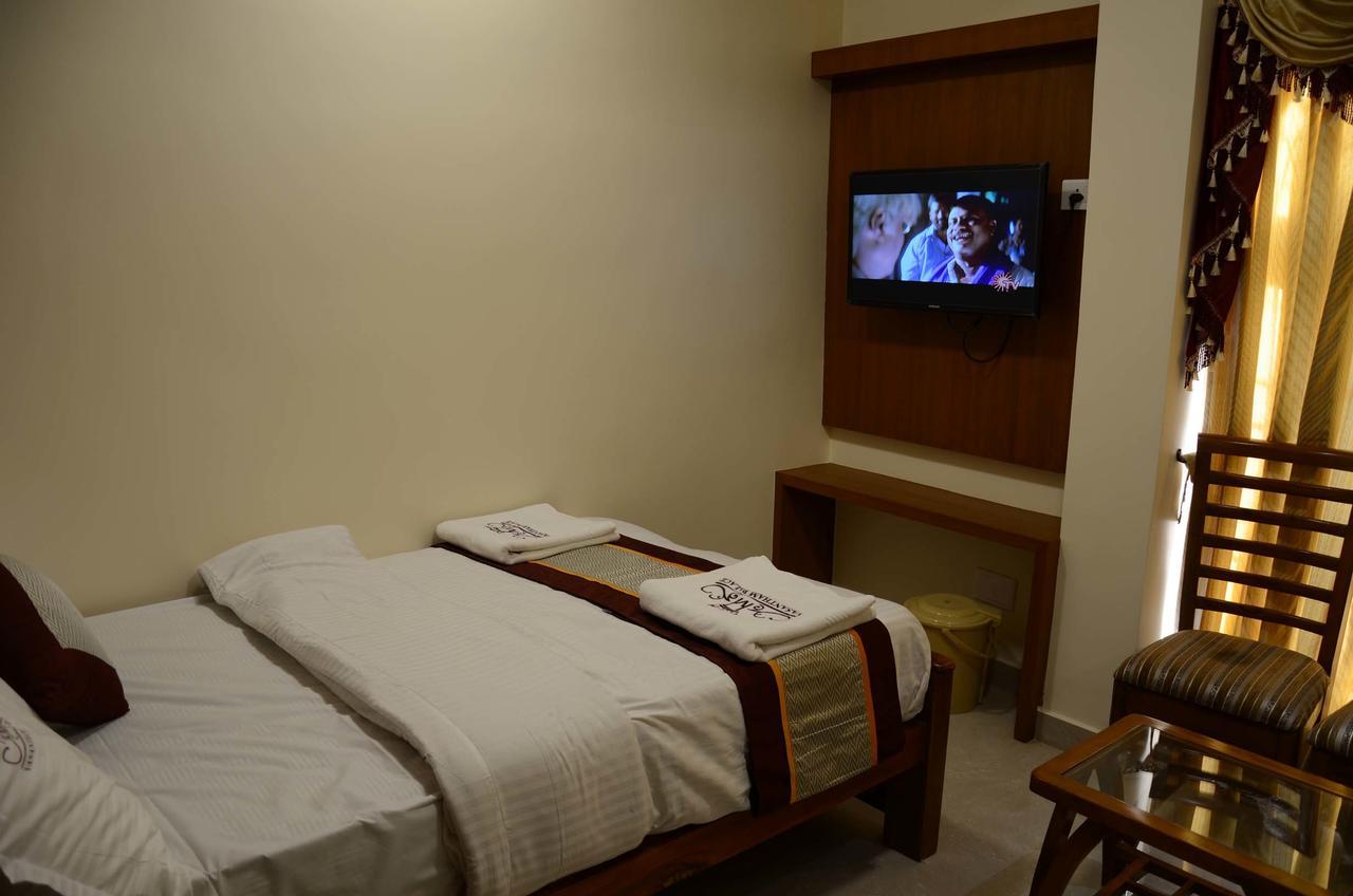 Hotel Vasantham Palace Ооти Екстериор снимка