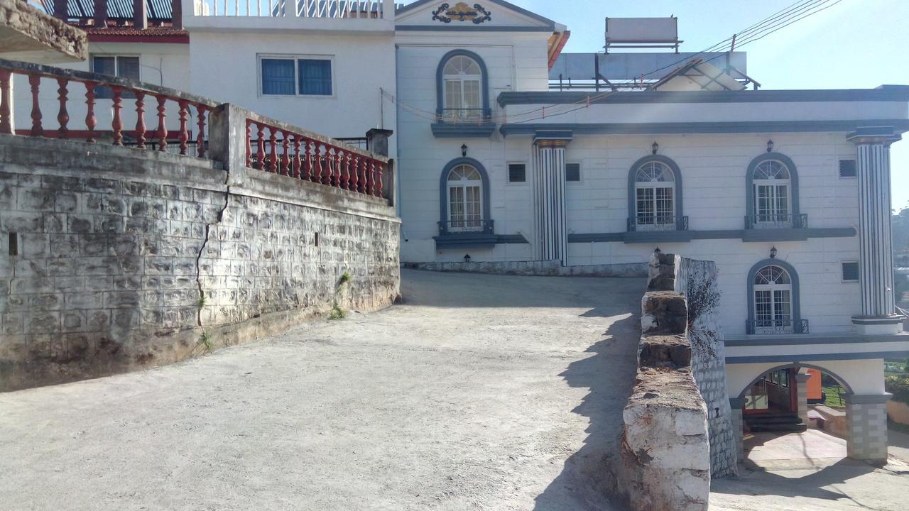 Hotel Vasantham Palace Ооти Екстериор снимка